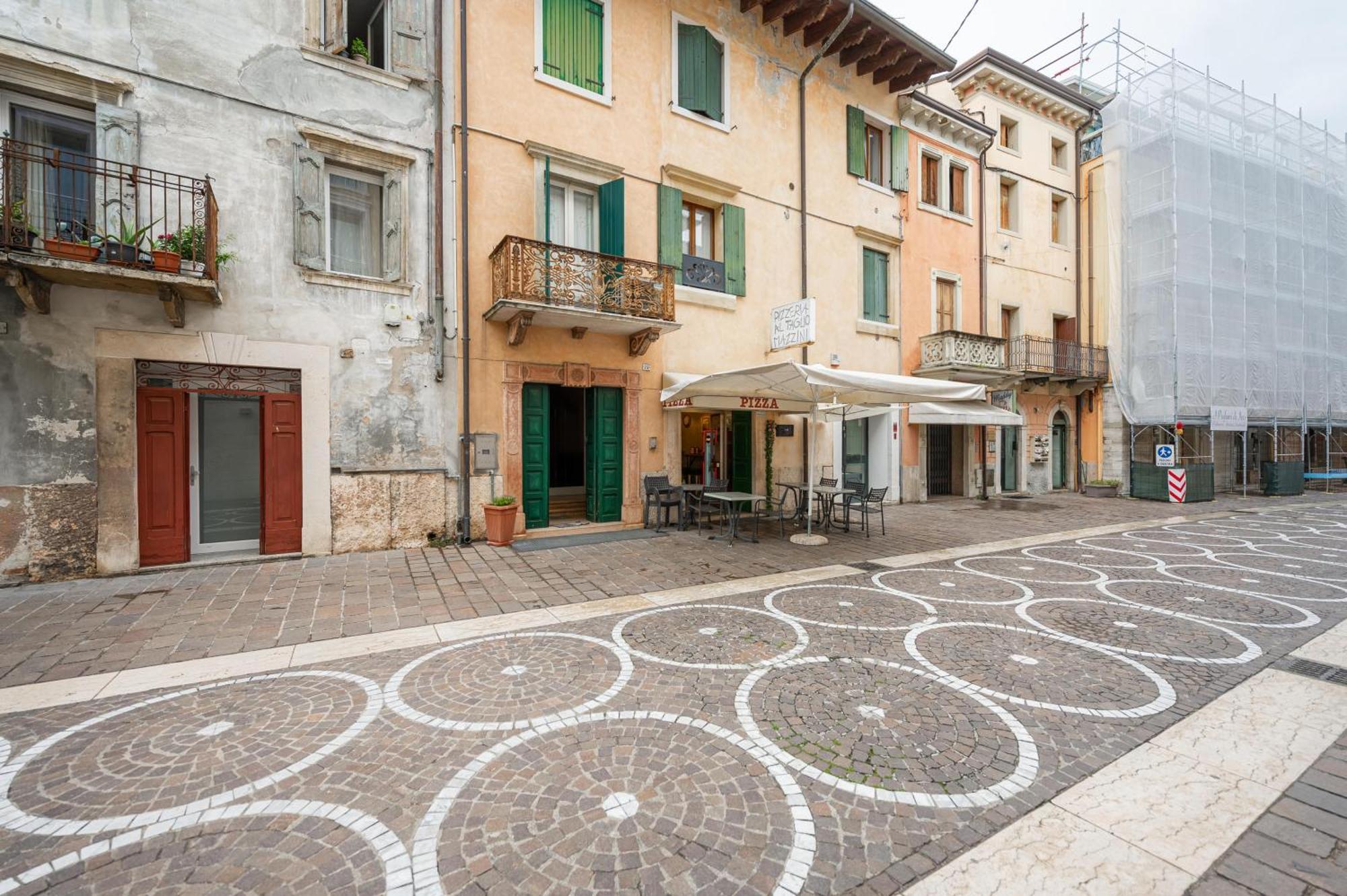Corso Mazzini 22 - Between Verona & Garda *